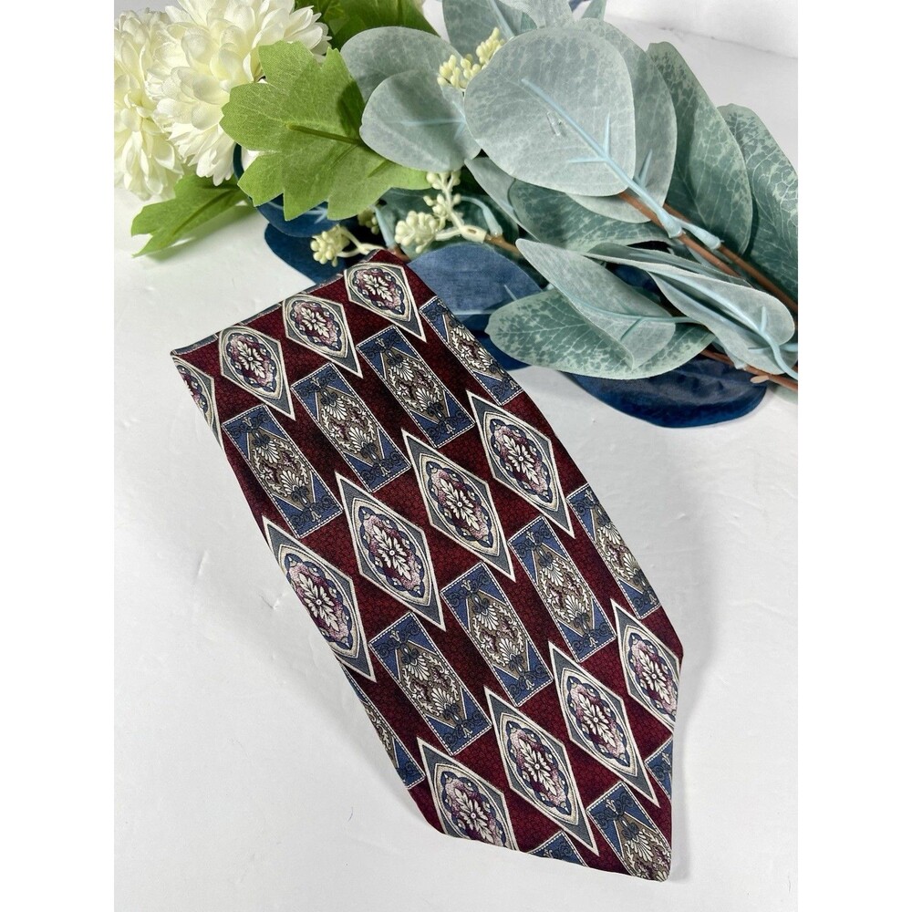 Arrow Men's Silk Tie Burgundy Geometric Medallion Diamond Pattern Made In USA